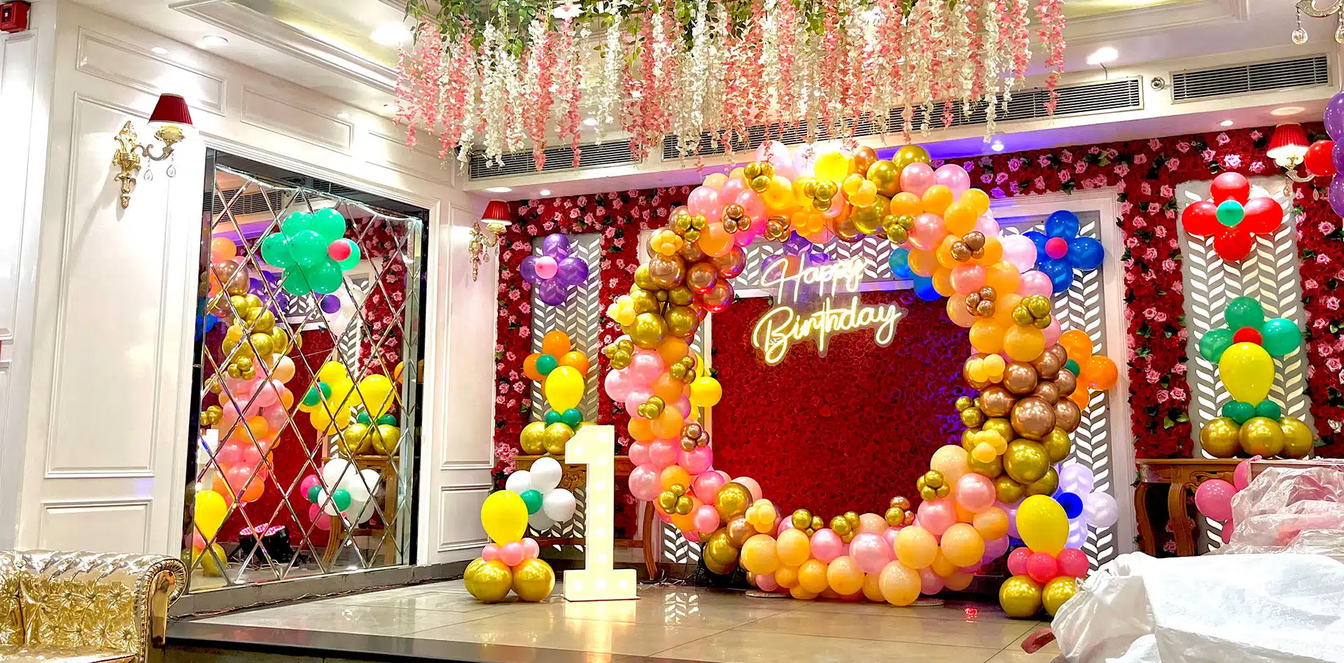 Luxury Banquet Hall Image